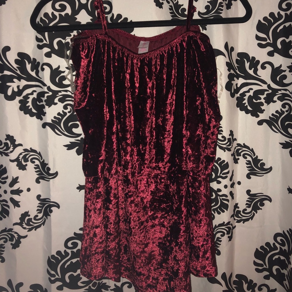 Off Shoulder Bell Sleeve Velvet Top